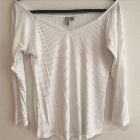 💕HOST PICK💕 Maternity Off the shoulder top - Picture 5 of 6